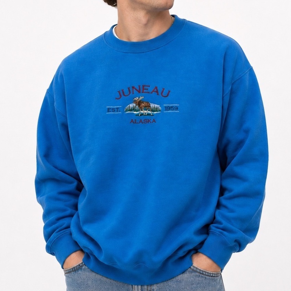 Y2K Gildan Heavy Blend Juneau Alaska Moose Embroidered Blue Sweatshirt Mens XL